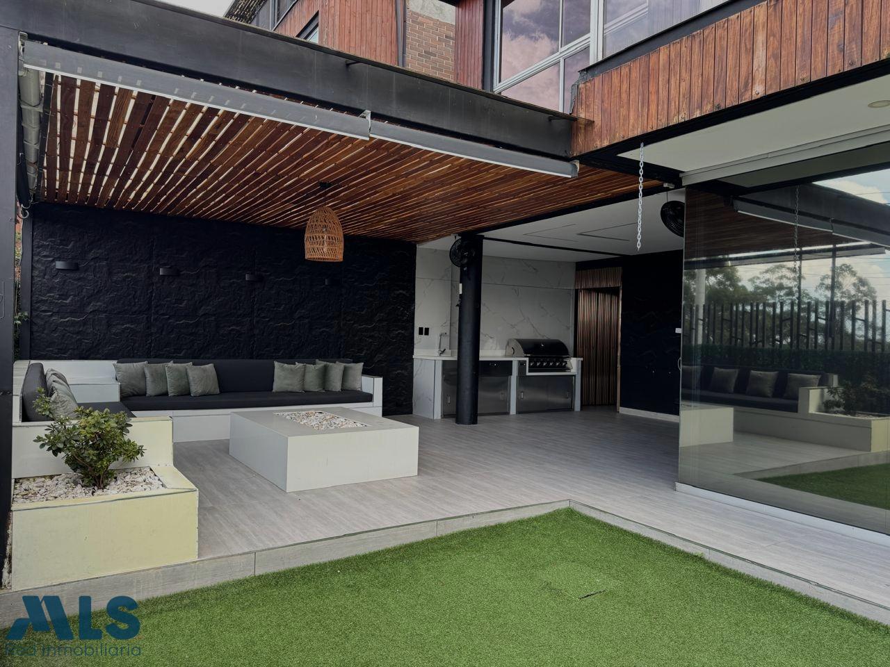 House for sale in Envigado, Antioquia